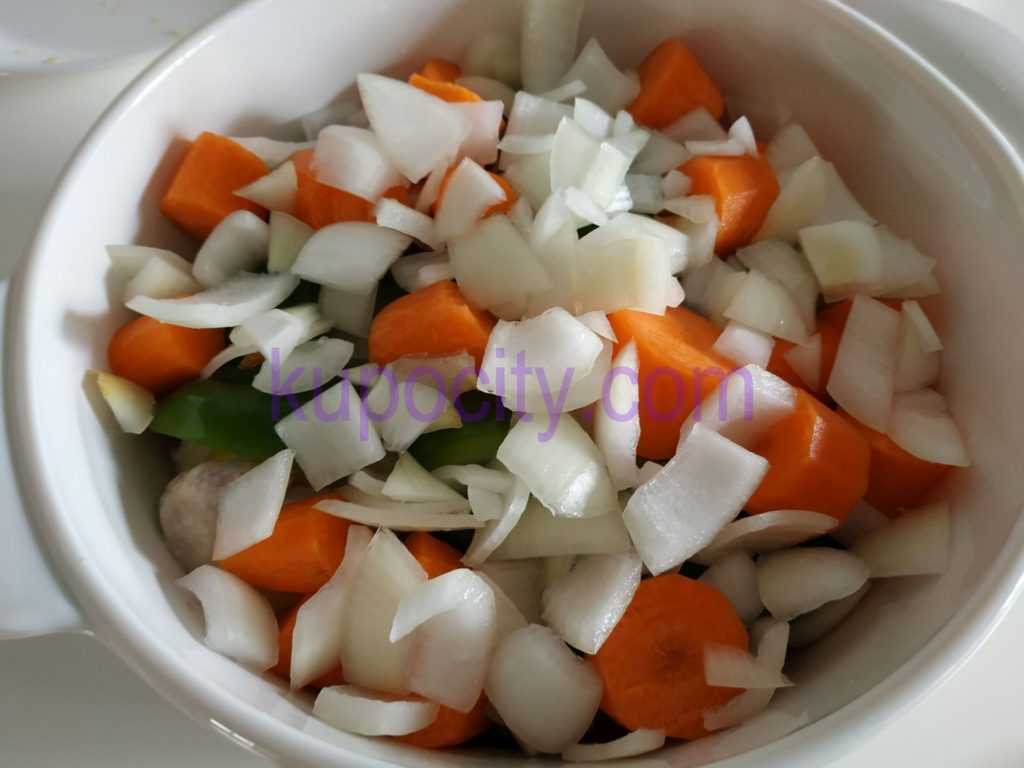 Add remainder white onions.