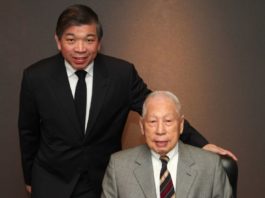 Chang Yun Chung (right), founder of Pacific International Lines (PIL), with his son Teo Siong Seng (left)