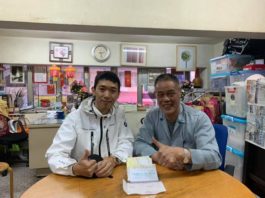 Wong Ching-kit (left) and Chan Cheuk-ming (Right) at Pei Ho Counterparts Restaurant donates to feed needy