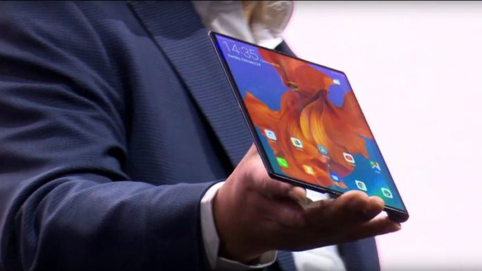 Hauwei unveiled to the world the first 5G foldable smartphone, the Huawei Mate X at the MWC