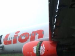 Lion Air JT714 skids off runway while landing at Pontianak airport Indonesia