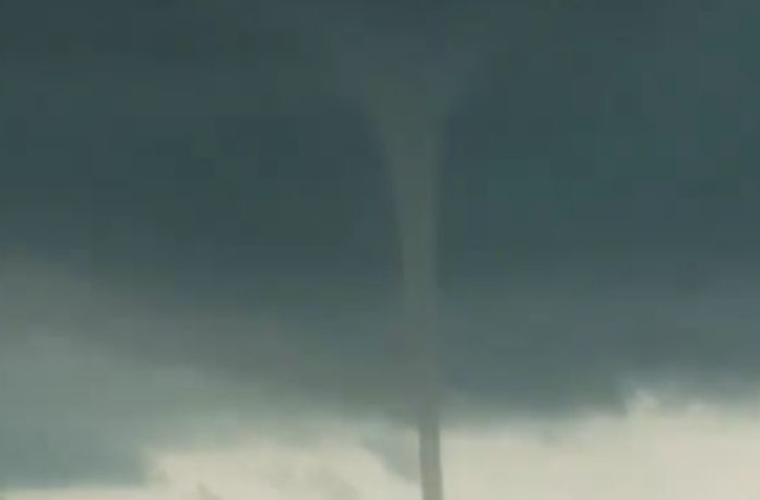 Waterspout appear in Singapore south shore on 11 May 2019